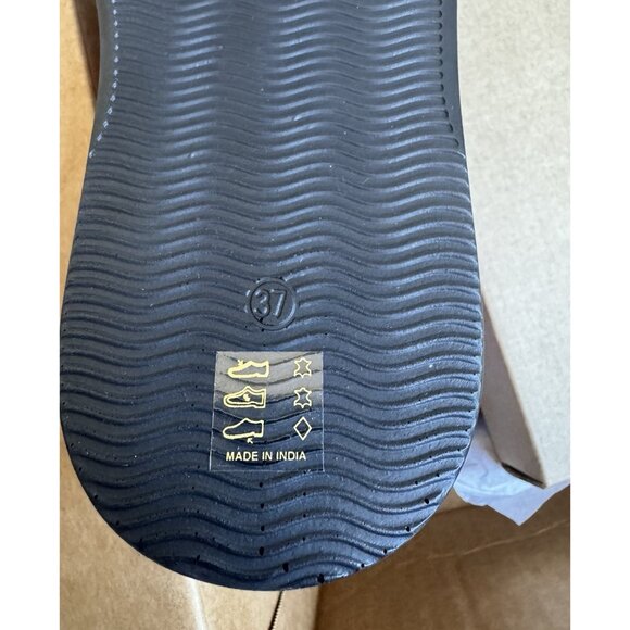 NWT EU37 /US 6-6.5 -Anthropologie Fisherman Flats Red Suede leather (NWT US$150) - Picture 13 of 13